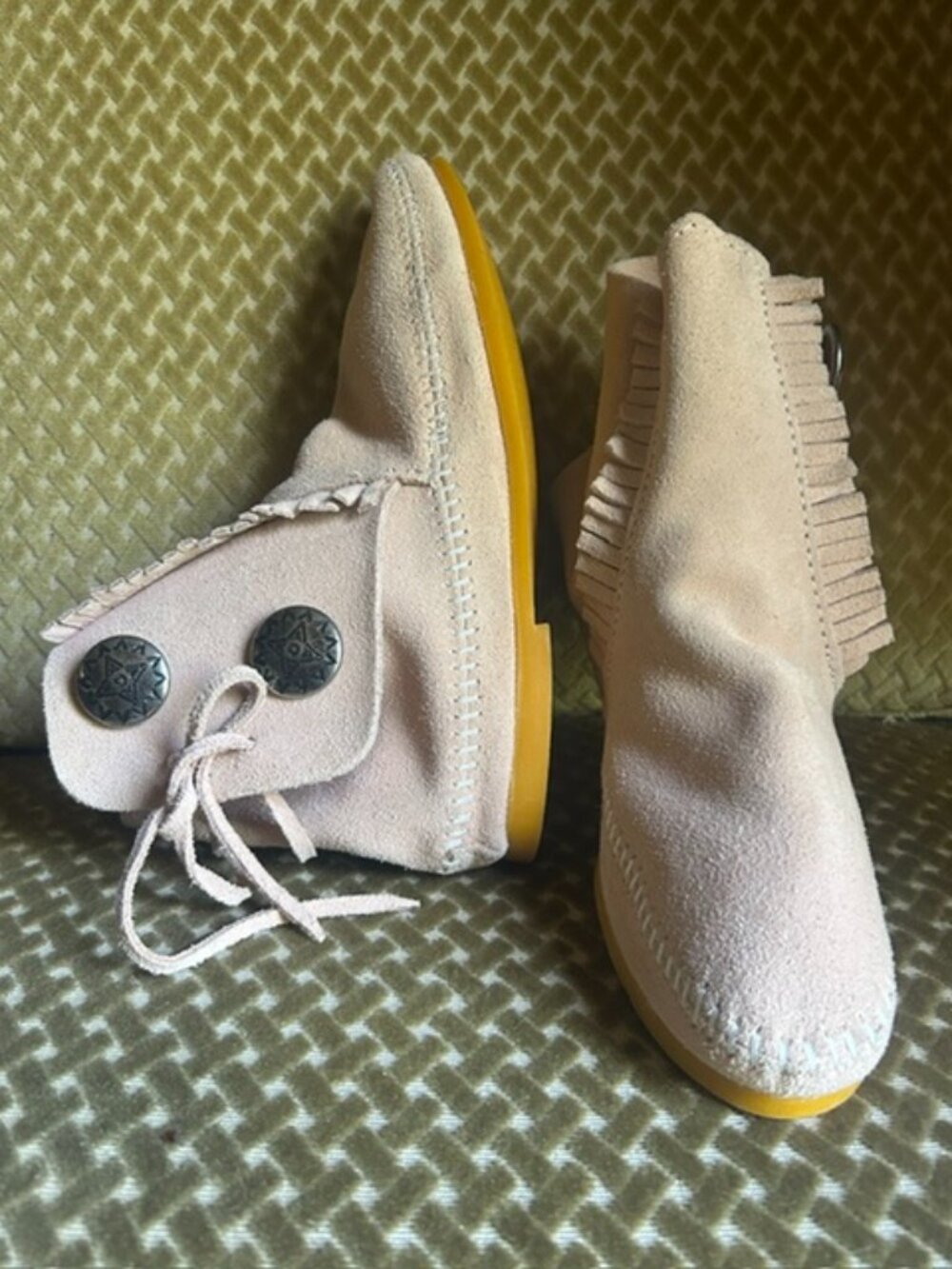Urban Outfitters Minnetonka Two Button Tie Soft Suede Hard Rubber Sole Boot NEW